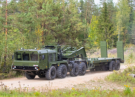 Heavy equipment transporter MZKT-741501+720100