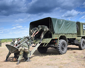 Фото по теме «‎Белорусские мастера артиллерийского огня выбирают МЗКТ-500200» №3