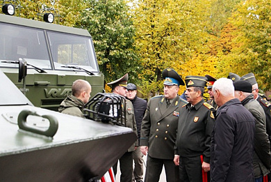 MZKT-500200 WAS PRESENTED TO THE MINISTER OF DEFENCE OF THE REPUBLIC OF AZERBAIJAN