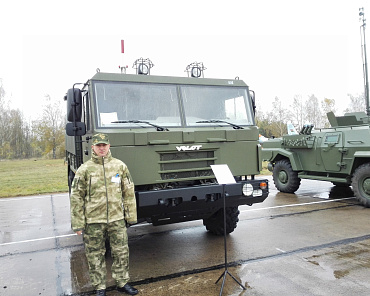 Фото по теме «‎ОАО «МЗКТ» приняло участие в показе образцов вооружения, военной и специальной техники в г. Барановичи» №1