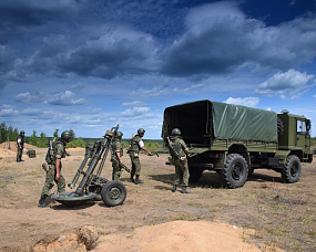 Фото по теме «‎Белорусские мастера артиллерийского огня выбирают МЗКТ-500200» №2